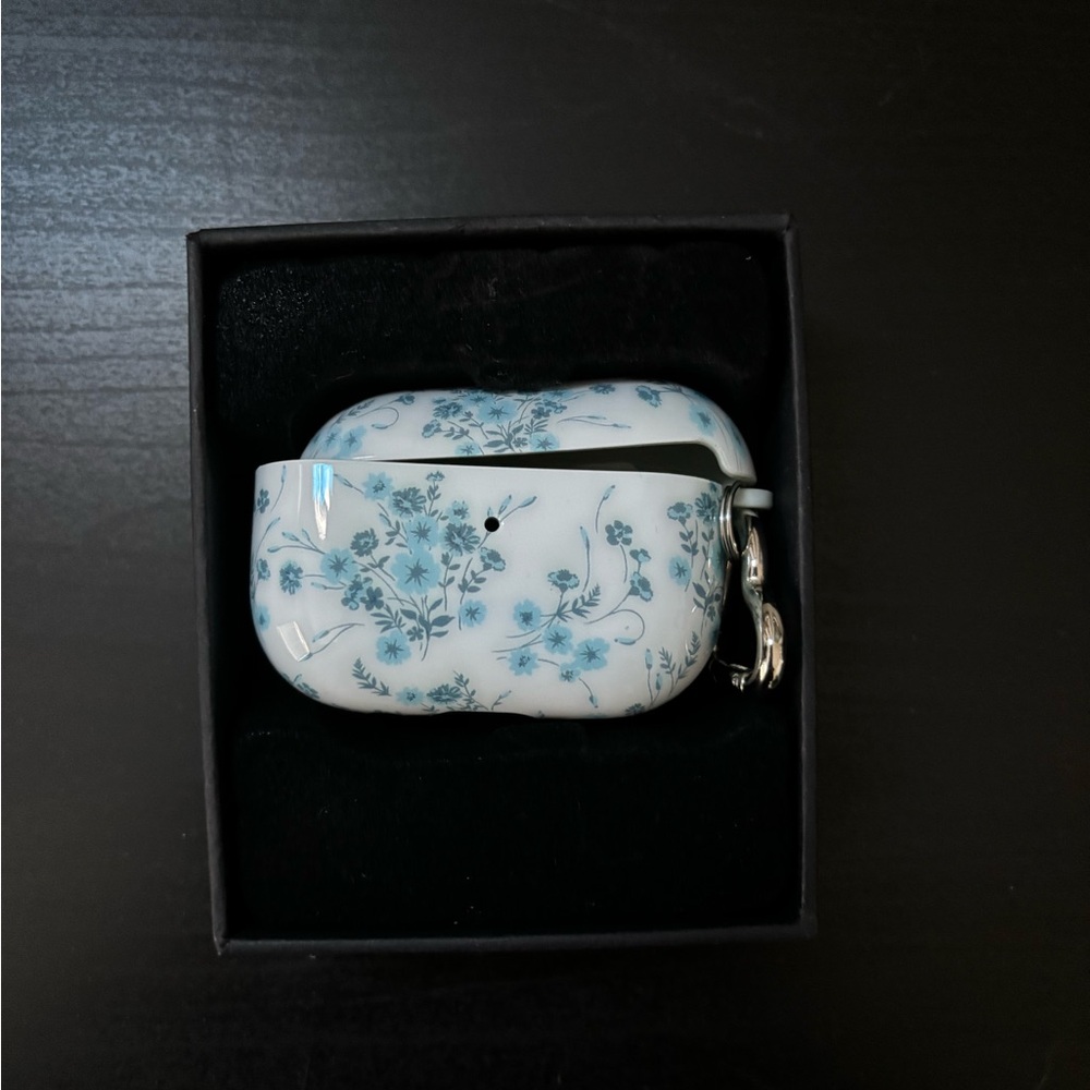 French Blue Floral AirPod Pro Case